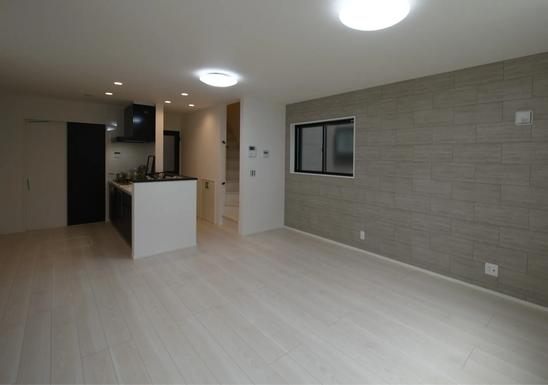 クロス・フロアタイル貼り替え